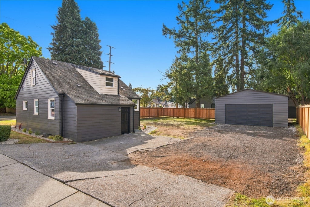 Photo of 445 M Street NE, Auburn, WA 98002 (MLS # 2587570)