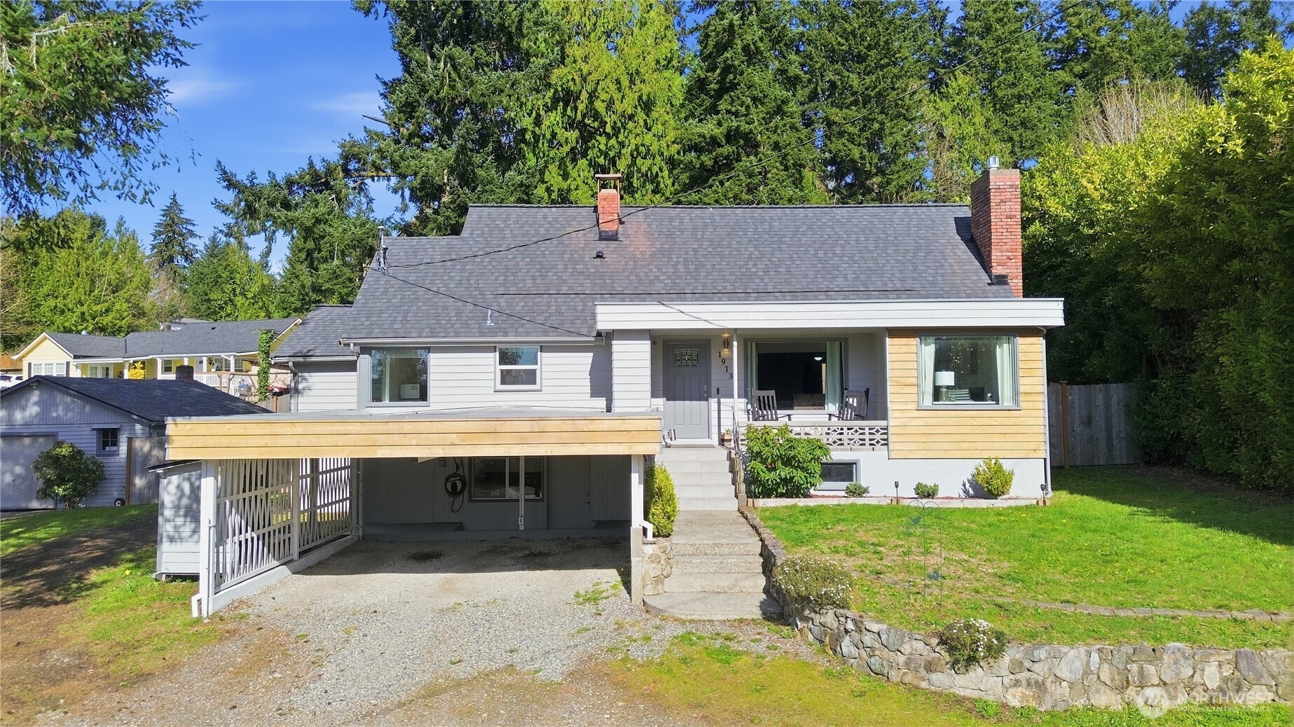 1913 Deville Drive NW