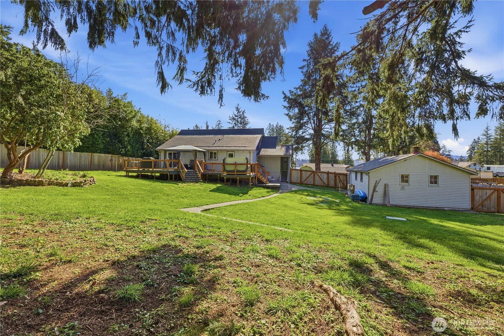 1913 Deville Drive NW