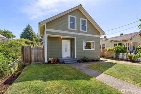 Photo of 914 McKenzie Avenue, Bremerton, WA 98337 (MLS # 2545517)