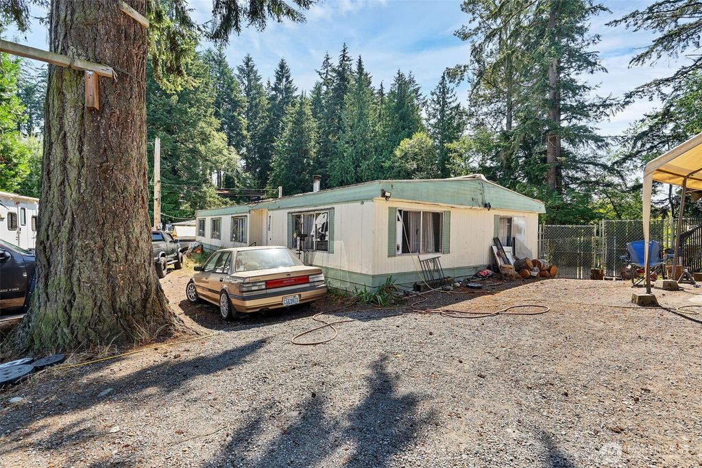 Photo of 816 126th Street SE, Everett, WA 98208 (MLS # 2356077)