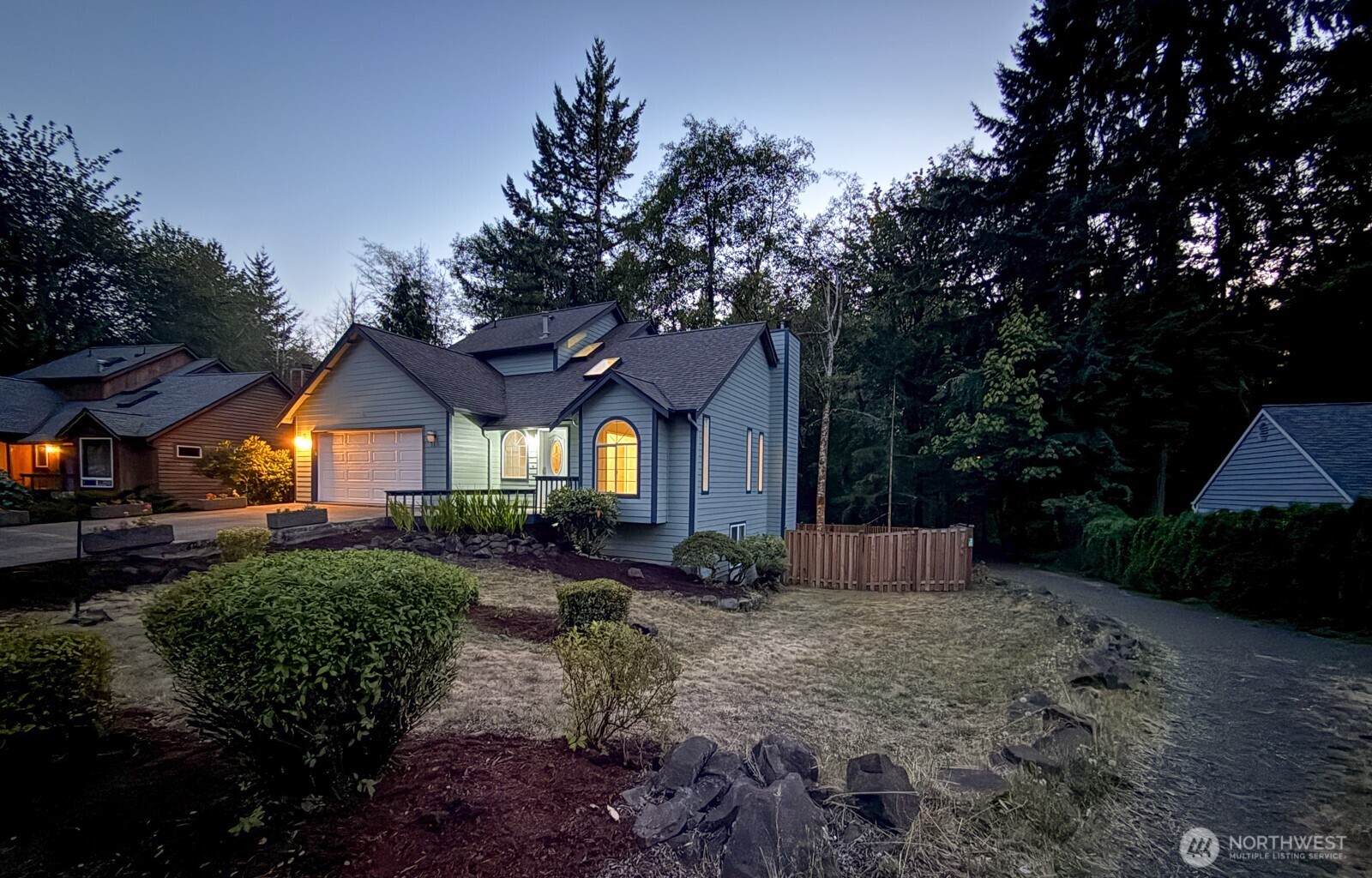 2619 NW Walnut Loop