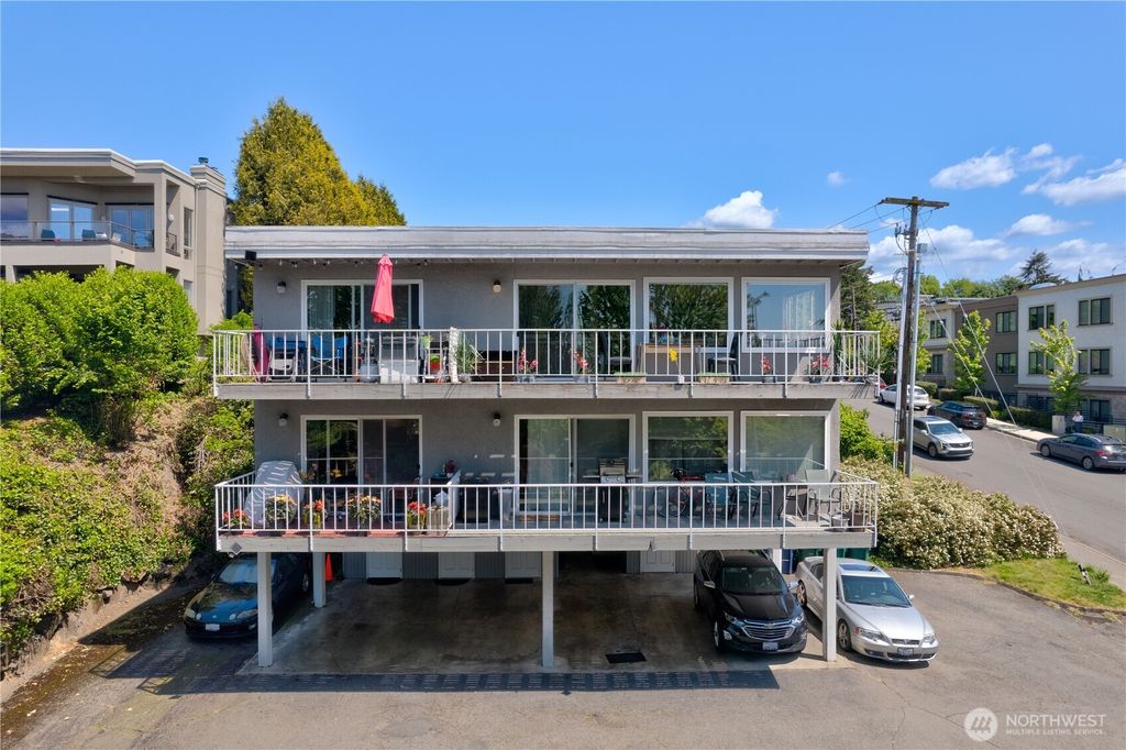 Photo of 8 10th Avenue S, Kirkland, WA 98033 (MLS # 2430471)