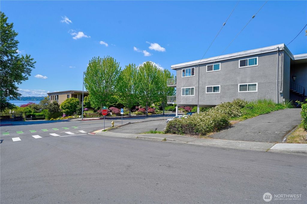 Photo of 8 10th Avenue S, Kirkland, WA 98033 (MLS # 2430471)