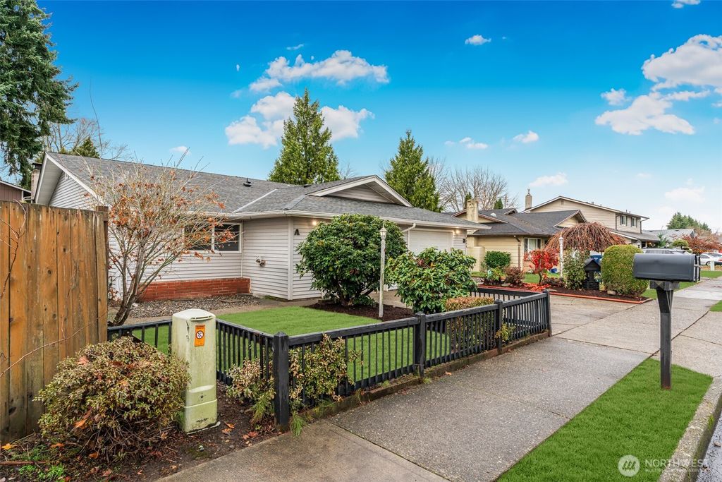 Photo of 2205 M Street NE #A-B, Auburn, WA 98002 (MLS # 2454885)