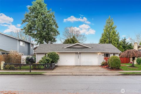 Photo of 2205 M Street NE #A-B, Auburn, WA 98002 (MLS # 2454885)