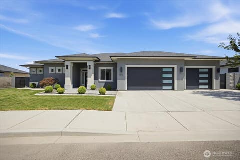 Photo of 5483 S Kent Street, Kennewick, WA 99337 (MLS # 2554371)
