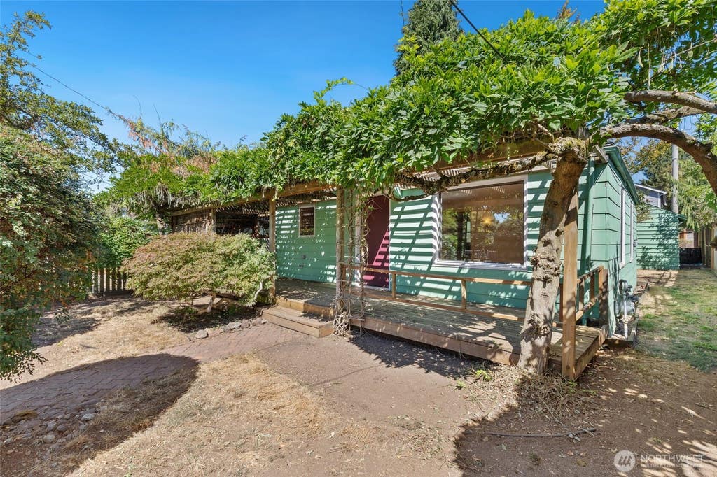 Photo of 346 N 102nd Street, Seattle, WA 98133 (MLS # 2567630)