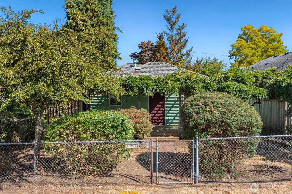 Photo of 346 N 102nd Street, Seattle, WA 98133 (MLS # 2567630)