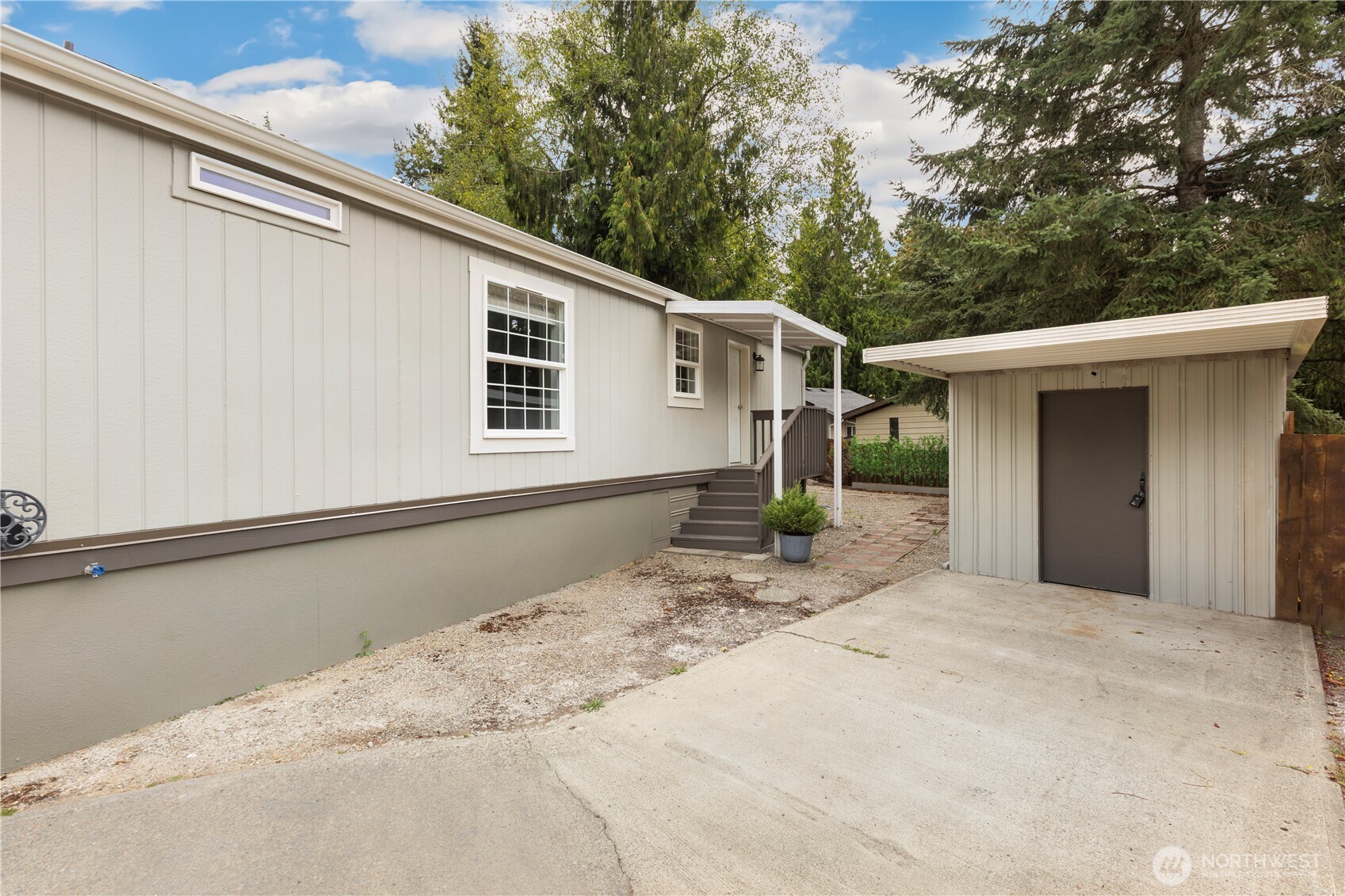 3060 NE McWilliams Road 124