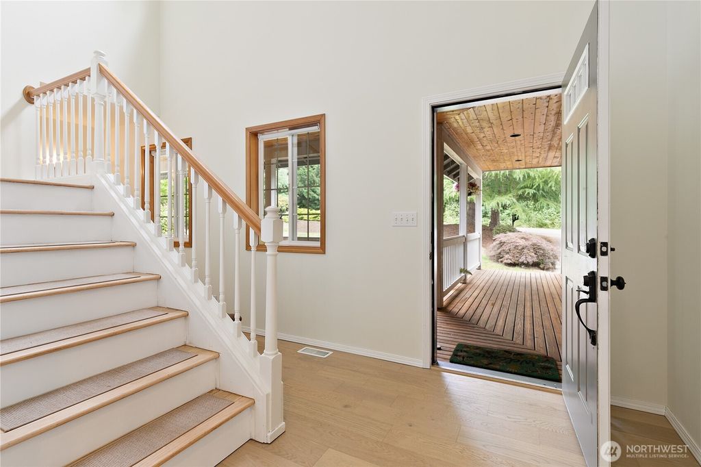 Photo of 20119 208th Avenue SE, Renton, WA 98058 (MLS # 2450937)