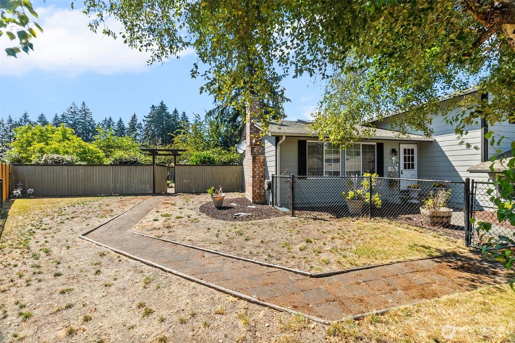 Photo of 14512 26th Avenue Ct E, Tacoma, WA 98445 (MLS # 2574806)