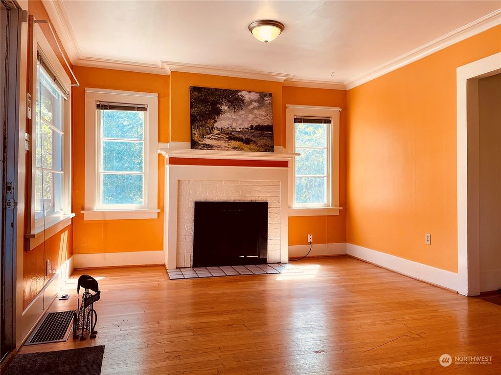 Photo of 825 NE 63rd Street, Seattle, WA 98115 (MLS # 2270956)