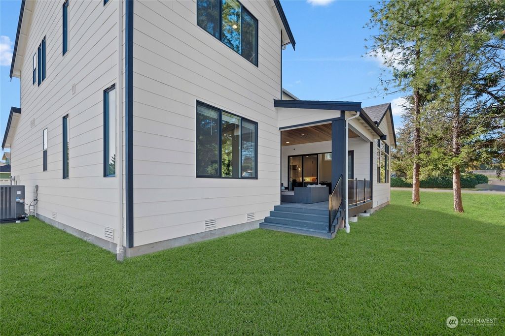 Photo of 2933 223rd Place SW, Brier, WA 98036 (MLS # 2063077)