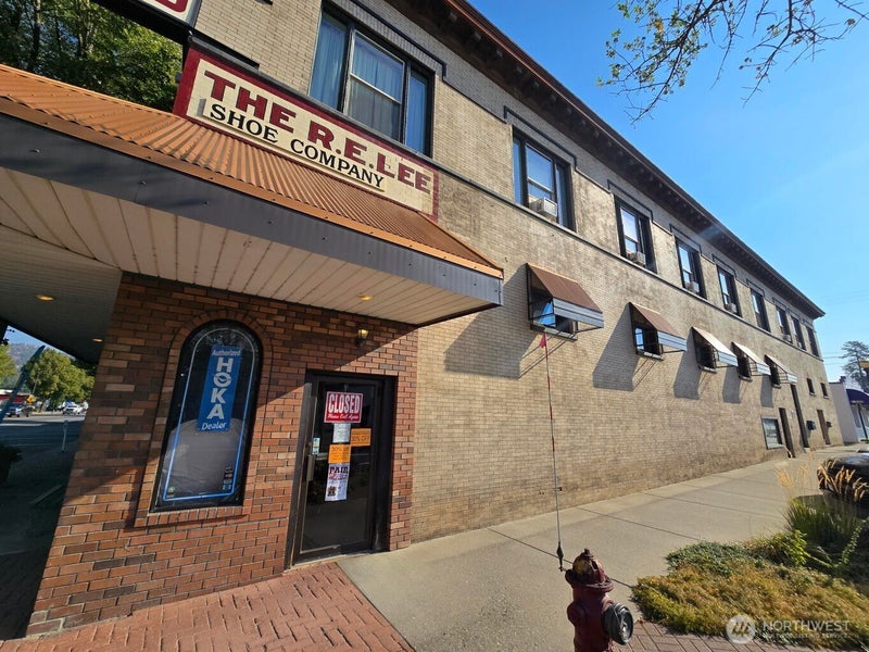 135 E 1st Avenue