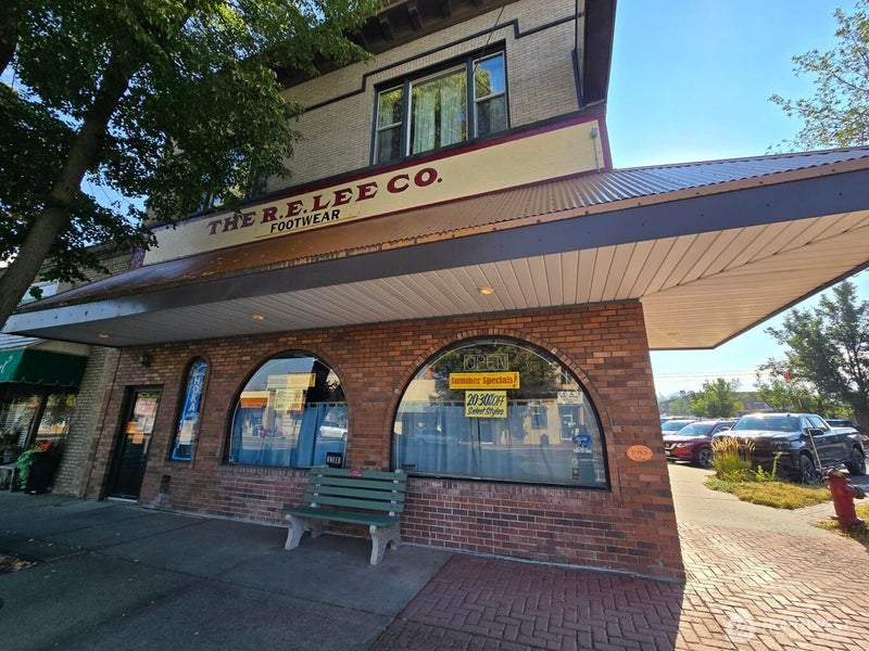 135 E 1st Avenue