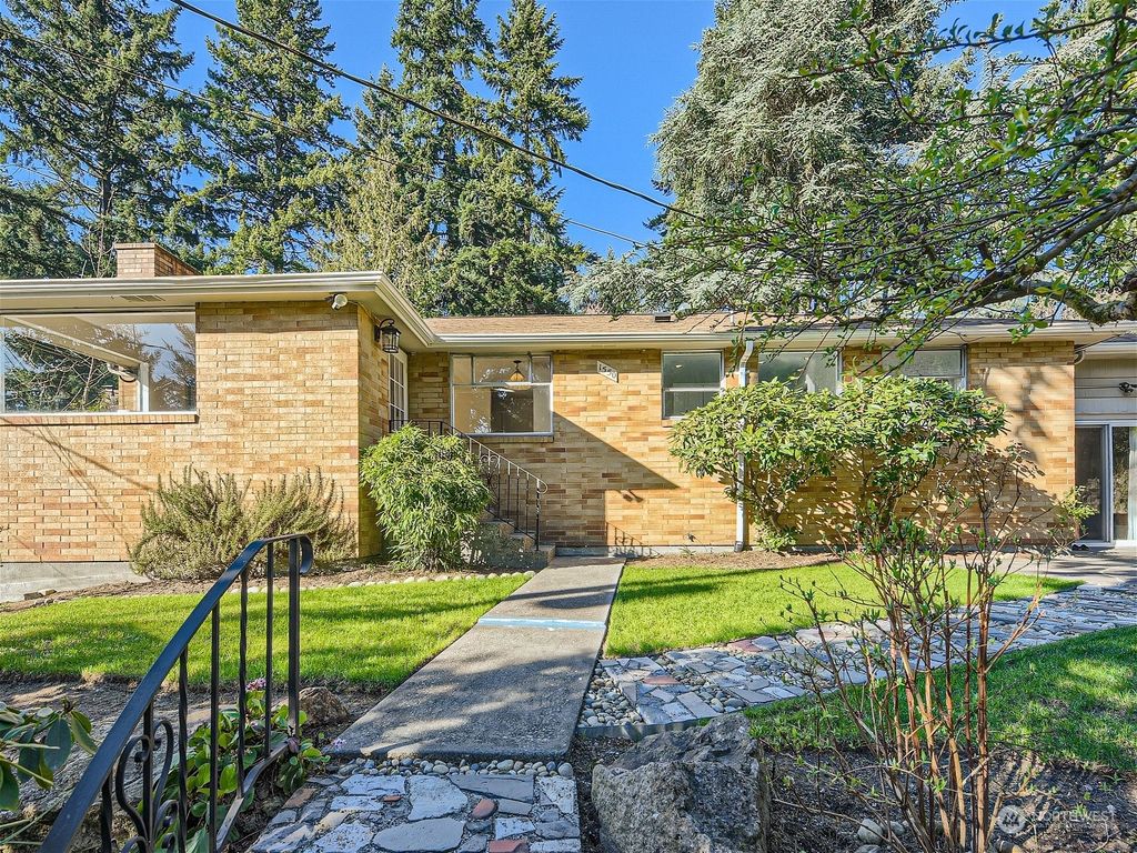 Photo of 1550 NE 106th Street, Seattle, WA 98125 (MLS # 2215395)