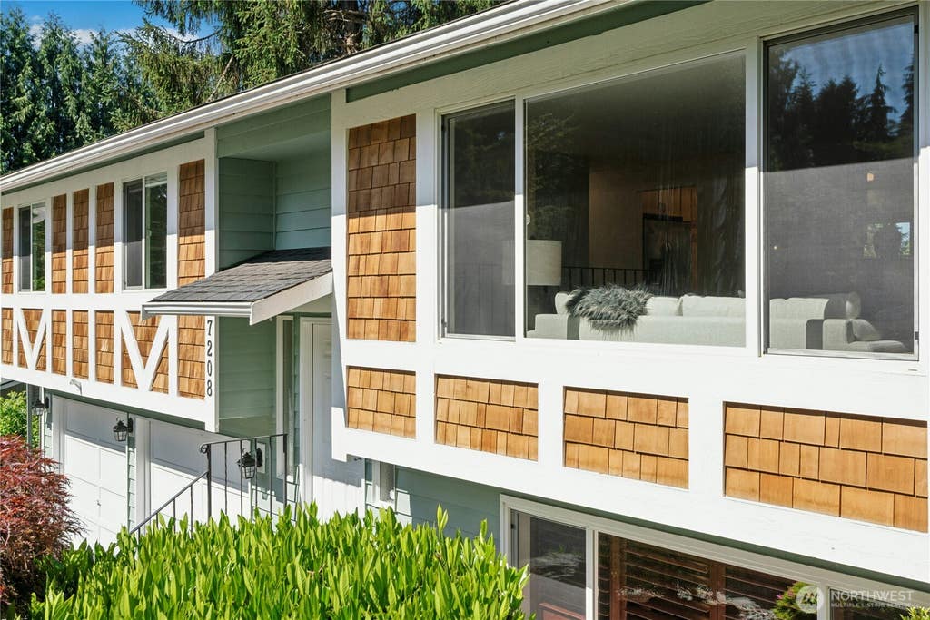 Photo of 7208 Marwood Place PL, Woodinville, WA 98072 (MLS # 2534313)