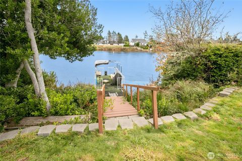 510 Sunset Avenue NE Ocean Shores WA 98569