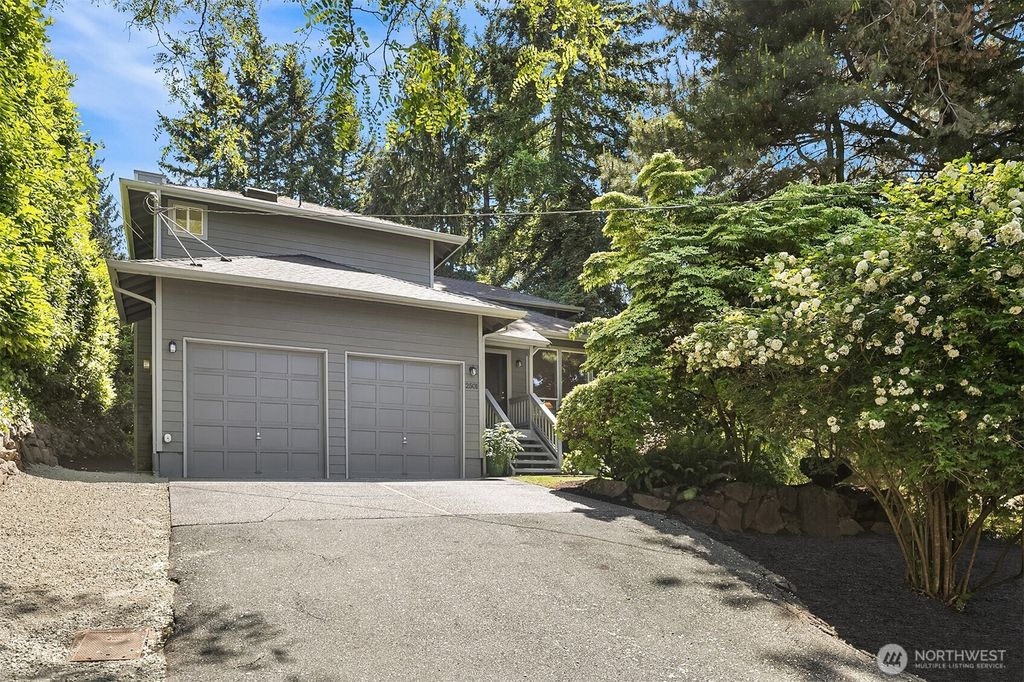 Photo of 2501 NE 91st Street, Seattle, WA 98115 (MLS # 2382661)