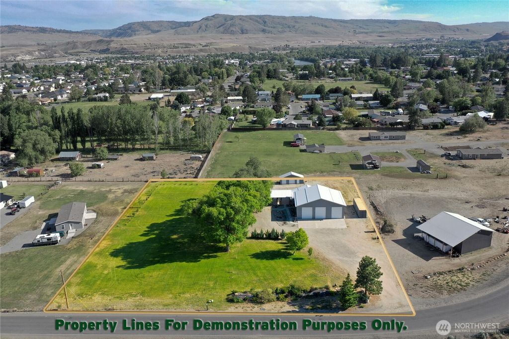 Photo of 46 Shumway Road, Omak, WA 98841 (MLS # 2528434)