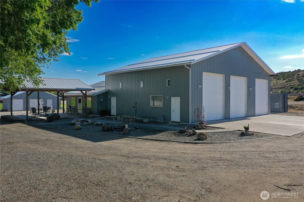 Photo of 46 Shumway Street, Omak, WA 98841 (MLS # 2528434)