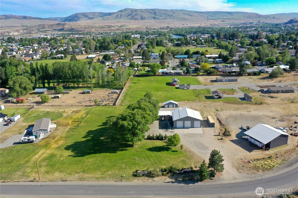 Photo of 46 Shumway Street, Omak, WA 98841 (MLS # 2528434)