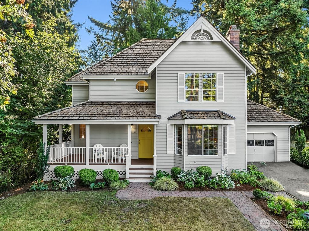 Photo of 13029 3rd Avenue NE #D, Seattle, WA 98125 (MLS # 2409668)