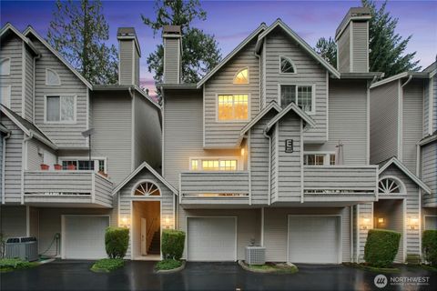 Photo of 601 12th Avenue NW #E4, Issaquah, WA 98027 (MLS # 2556451)