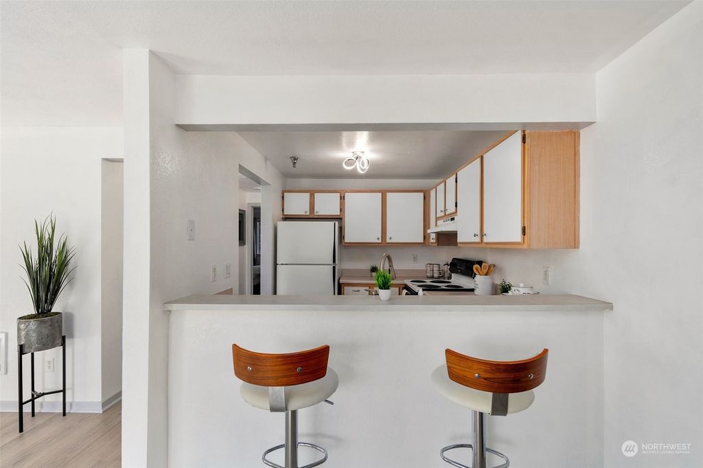 Photo of 28602 16th Avenue S #104, Federal Way, WA 98003 (MLS # 2135614)