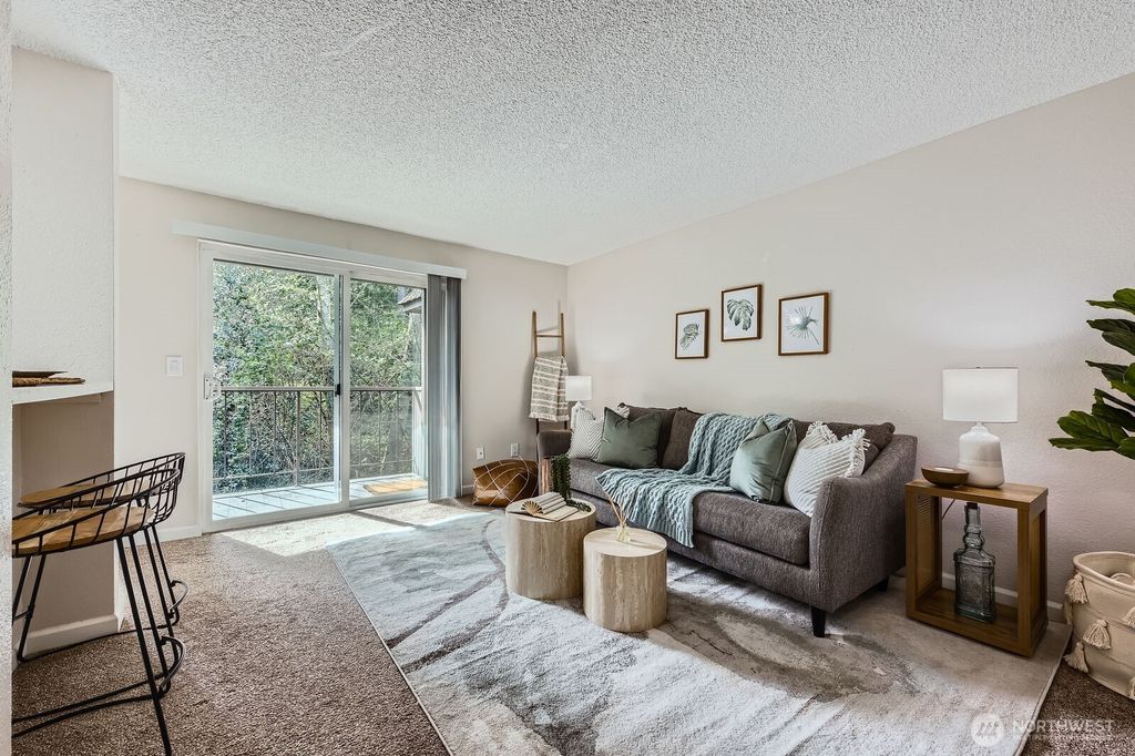 listing image 9365772571760001998