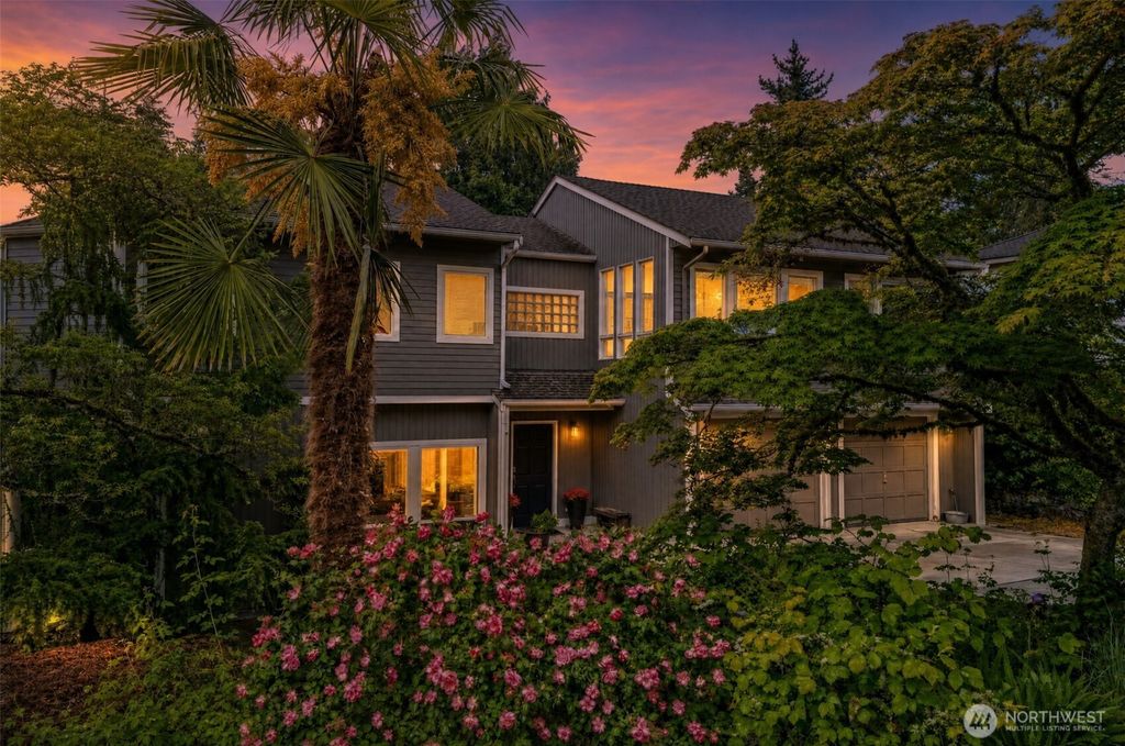 Photo of 750 Kalmia Court NW, Issaquah, WA 98027 (MLS # 2521012)