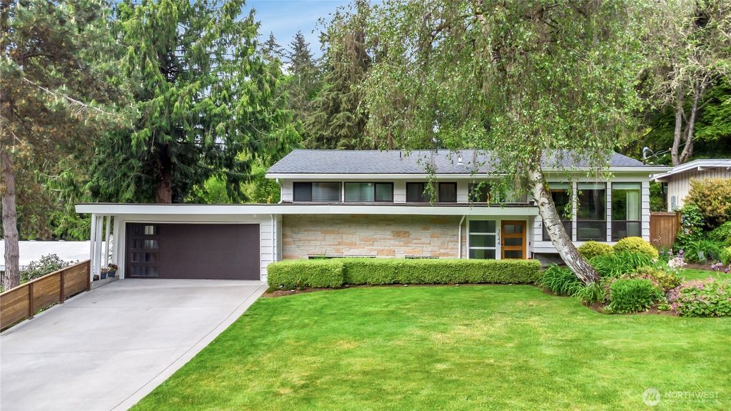 Photo of 3544 NE 166th Street, Lake Forest Park, WA 98155 (MLS # 2374420)