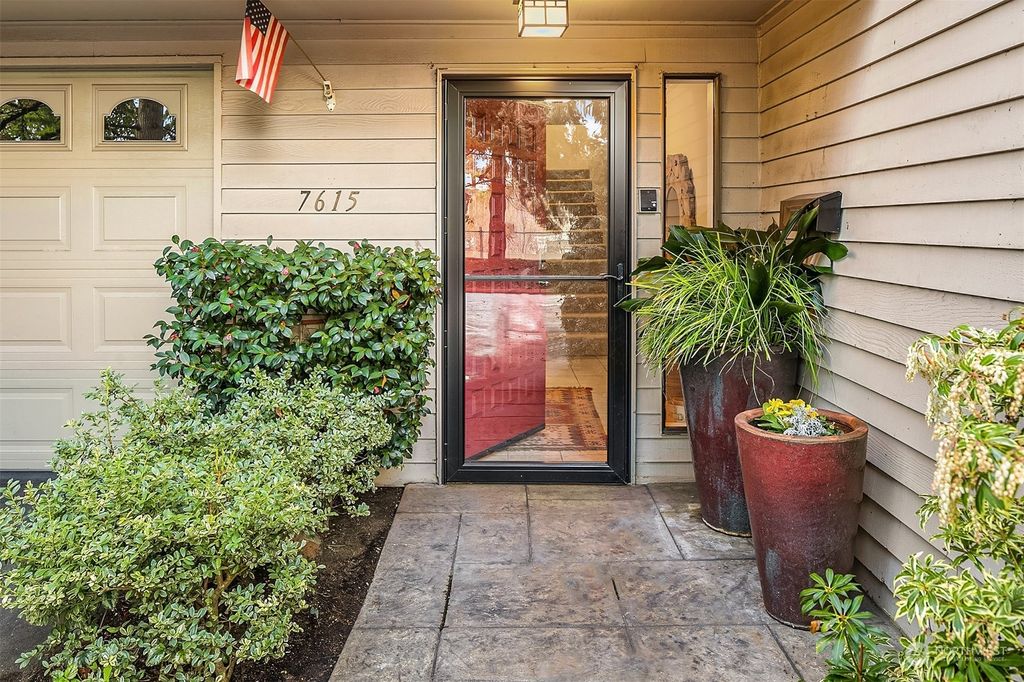 Photo of 7615 SE 29th Street, Mercer Island, WA 98040 (MLS # 2041779)