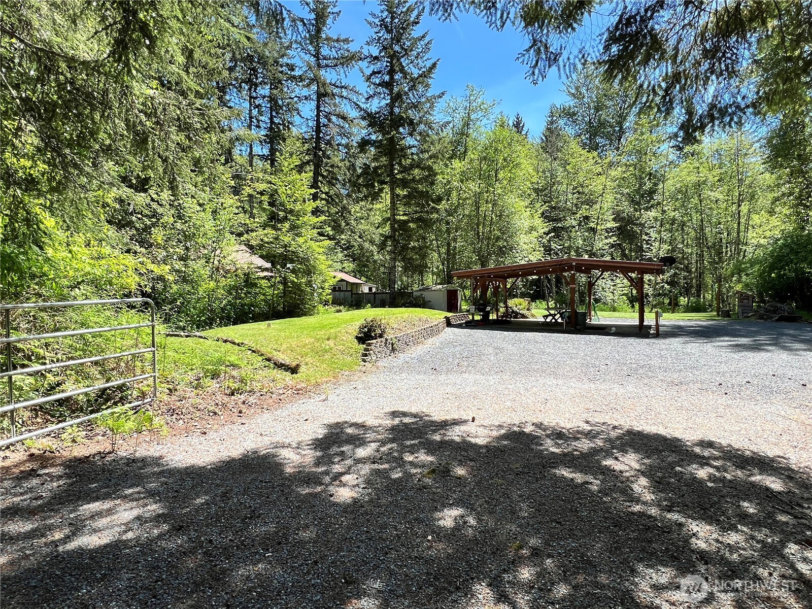 191 Paradise Drive