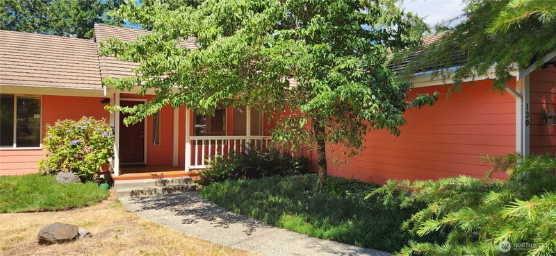 130 E Lakeland Way