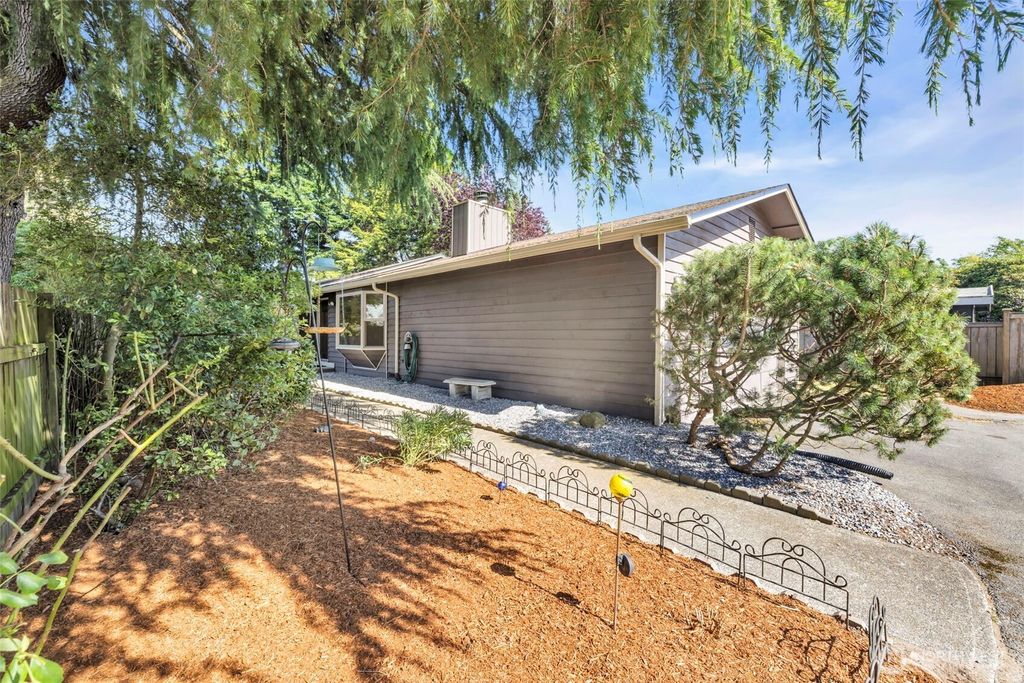 Photo of 1229 SW 146th Street, Seahurst, WA 98166 (MLS # 2392408)