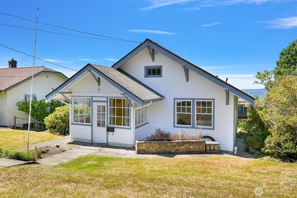 Photo of 1016 12th Street, Bellingham, WA 98225 (MLS # 2551046)