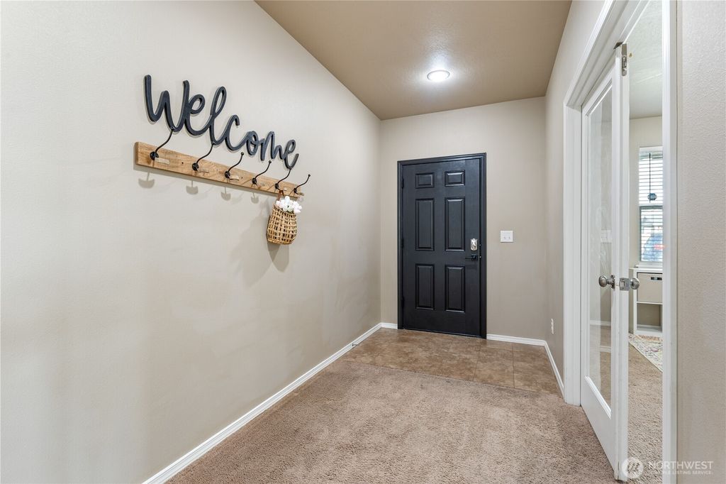 Photo of 728 S Lakeland Dr, Moses Lake, WA 98837 (MLS # 2511506)