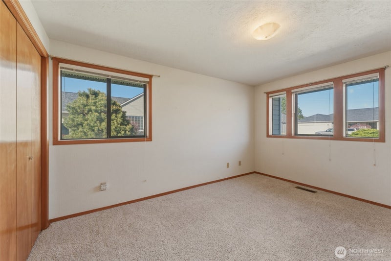 807 SE Sentry Drive