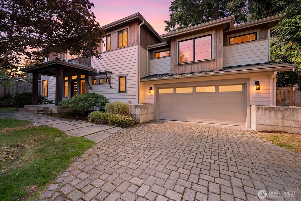 Photo of 1711 4th St ST, Kirkland, WA 98033 (MLS # 2592482)