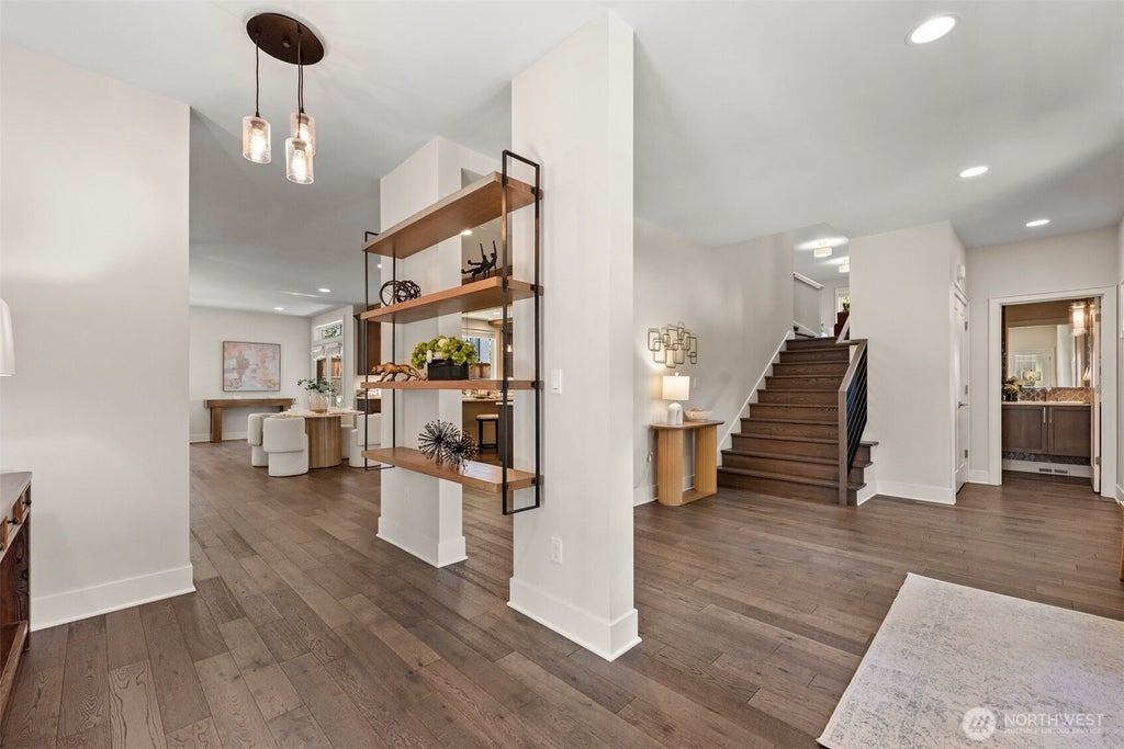 Photo of 1711 4th St ST, Kirkland, WA 98033 (MLS # 2592482)