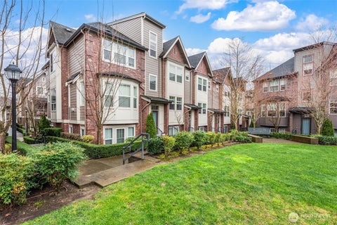Photo of 1321 Greenwish Walk Walk NE, Issaquah, WA 98029 (MLS # 2558724)