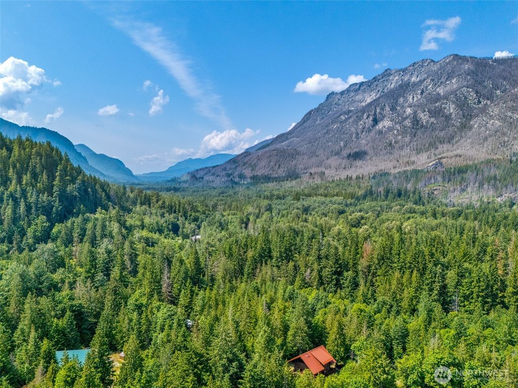 Photo of 69524 NE 130th, Skykomish, WA 98288 (MLS # 2382654)