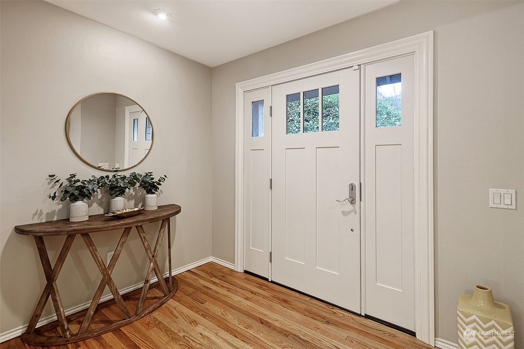 Photo of 9406 25th Avenue NE, Seattle, WA 98115 (MLS # 2198234)