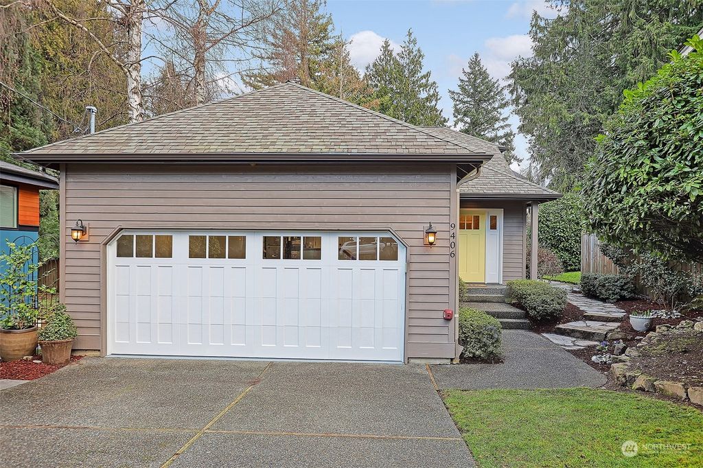 Photo of 9406 25th Avenue NE, Seattle, WA 98115 (MLS # 2198234)