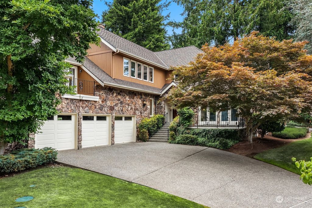 Photo of 13736 209th Avenue NE, Woodinville, WA 98077 (MLS # 2203580)