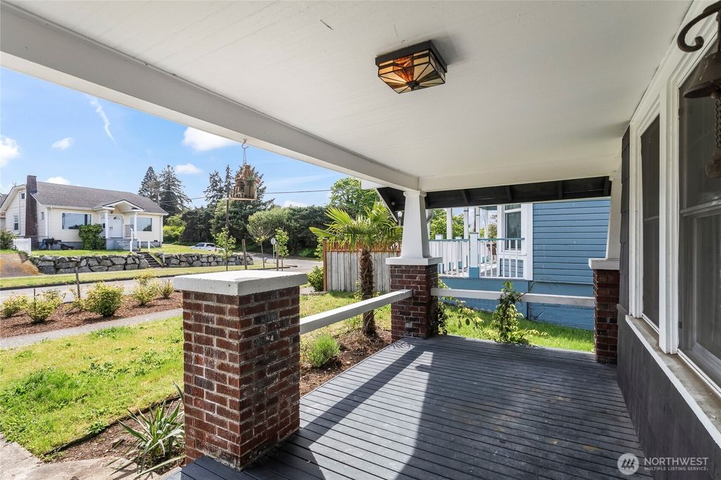 Photo of 405 E 34th Street, Tacoma, WA 98404 (MLS # 2518741)