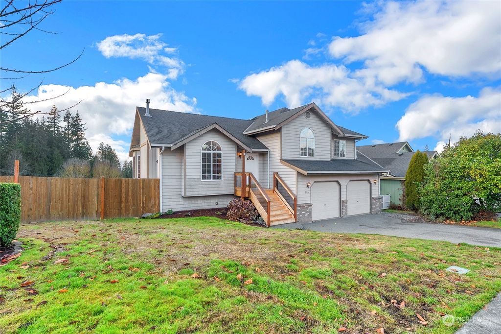 Photo of 8412 74th Dr NE Dr, Marysville, WA 98270 (MLS # 2022785)