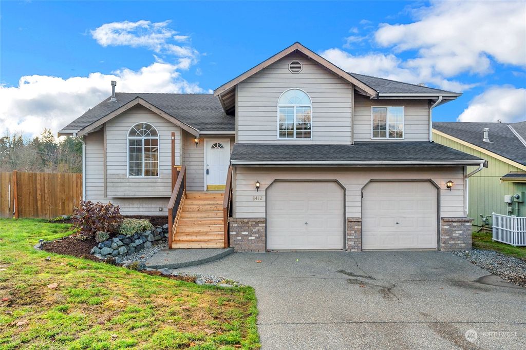Photo of 8412 74th Dr NE Dr, Marysville, WA 98270 (MLS # 2022785)